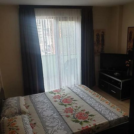 Nick Apartments Mamaia Buitenkant foto