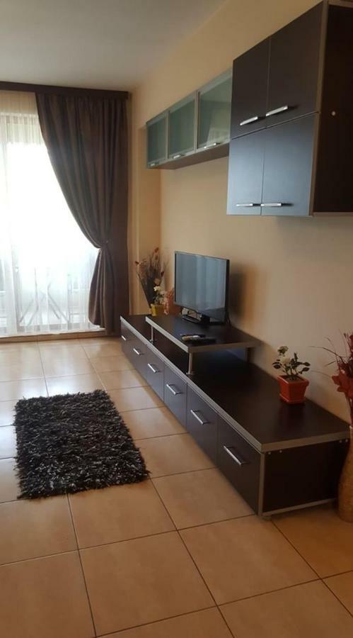 Nick Apartments Mamaia Buitenkant foto